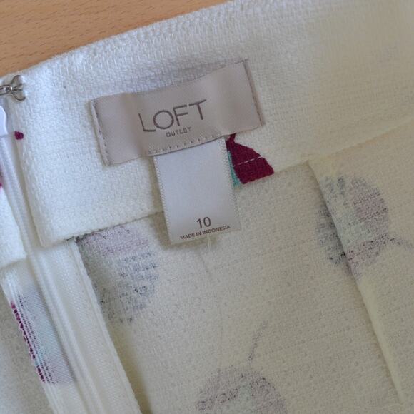 NWT LOFT Pencil Skirt Patterned Size 10 - Picture 3 of 4